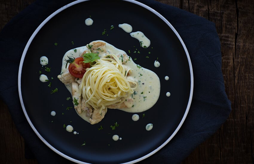 Nüdeli mit Pouletgeschnetzeltem